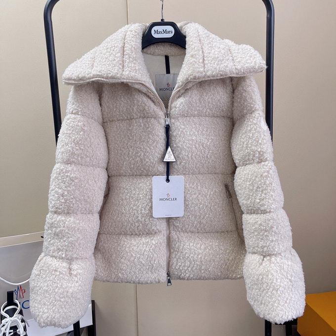 Moncler Down Jacket Wmns ID:20221026-68